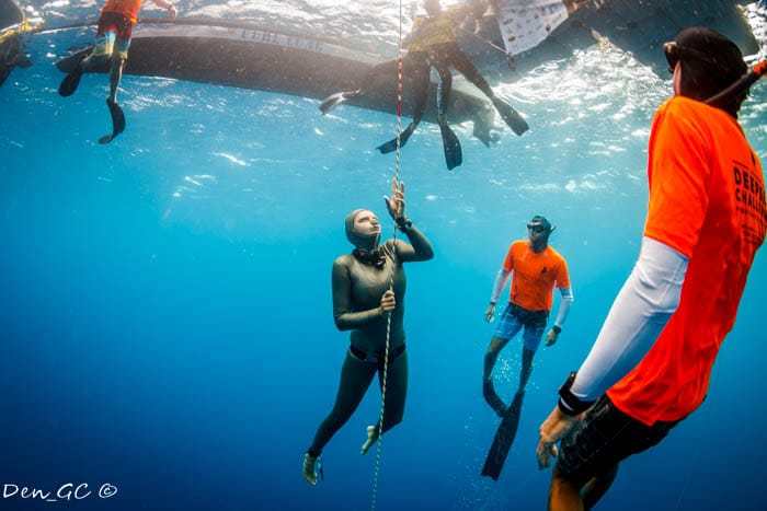 Video: Jeanine Grasmeijer breaks free immersion freediving world record